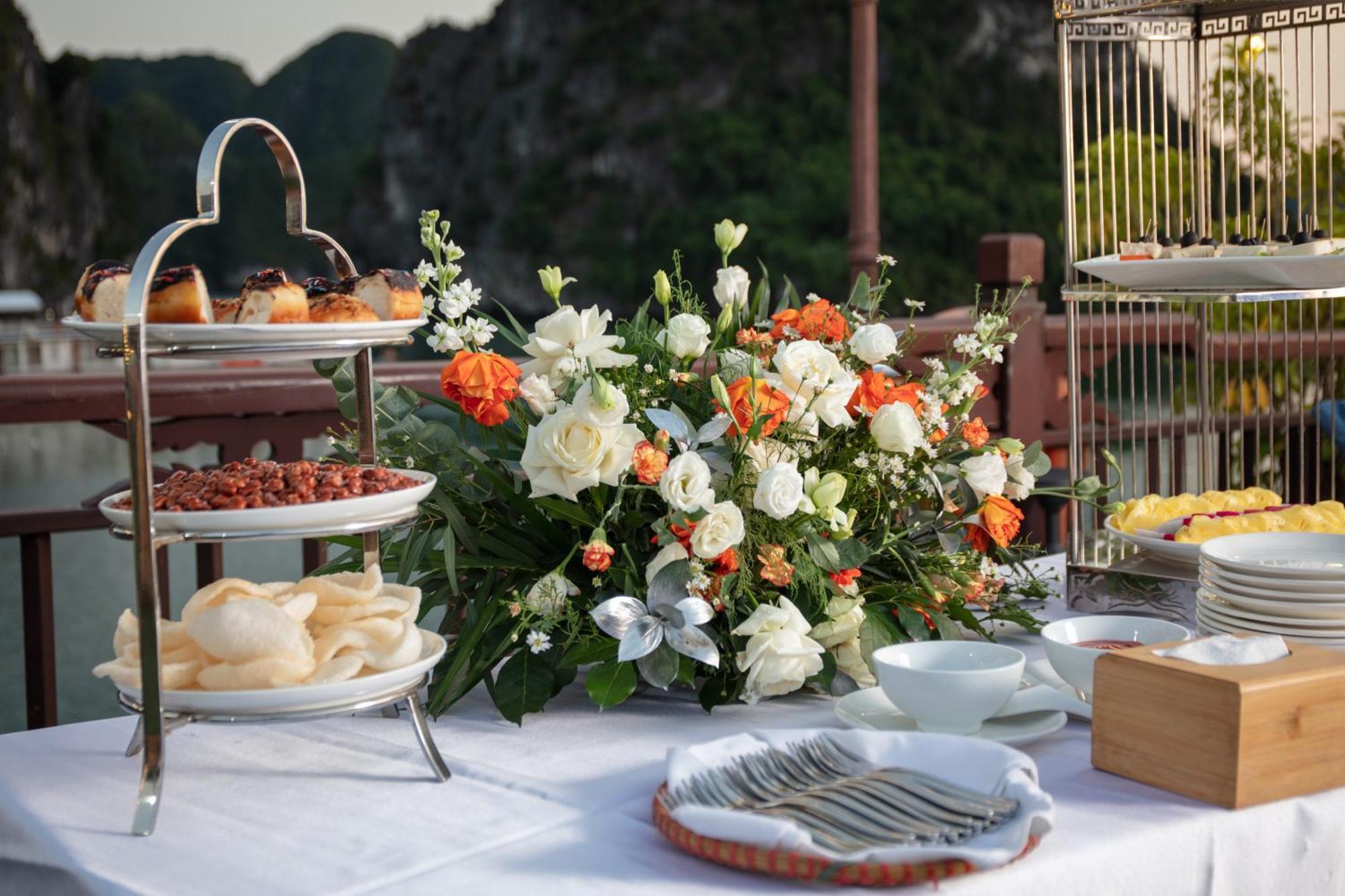 Amanda Cruise On Ha Long Bay Hotel Buitenkant foto